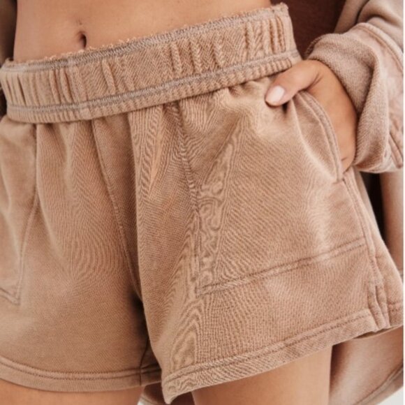 NWT Aerie Lumberjane Fleece Shorts - Picture 2 of 7